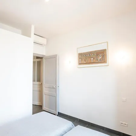 Apartmán Bright And Modern 2 Bedroom In The Heart Of Antibes! Antibes