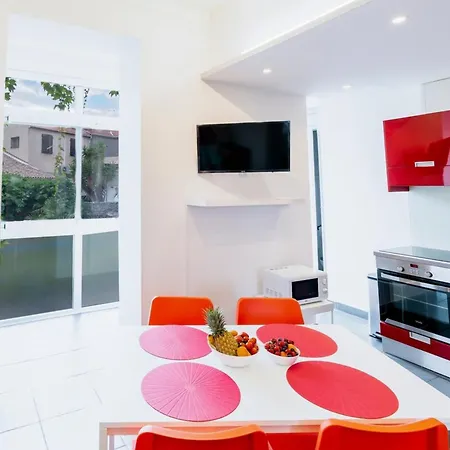 Apartmán Bright And Modern 2 Bedroom In The Heart Of Antibes!
