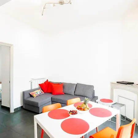 Bright And Modern 2 Bedroom In The Heart Of Antibes! Apartmán *